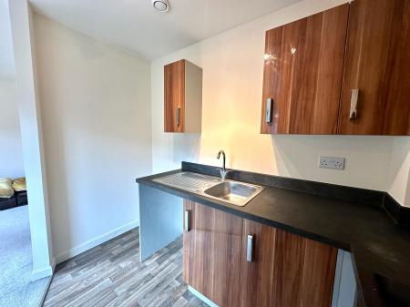 2 bedroom Apartment for sale in Broad Gauge Way, Wolverhampton City Centre, Wolverhampton, WV10