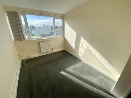 2 bedroom Flat to let in Silverton Way, Wolverhampton, WV11