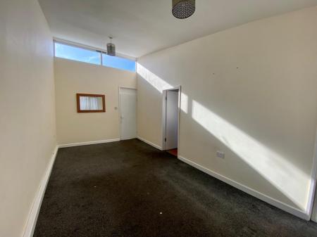 2 bedroom Flat to let in Silverton Way, Wolverhampton, WV11
