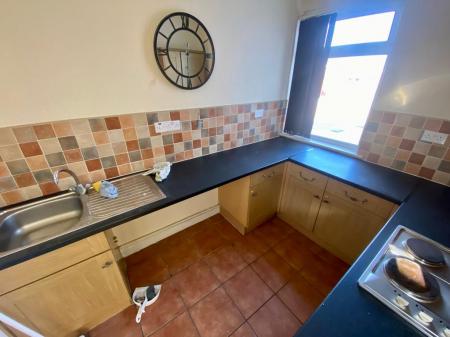 2 bedroom Flat to let in Silverton Way, Wolverhampton, WV11
