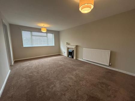 2 bedroom Flat to let in Peach Road, Willenhall, WV12