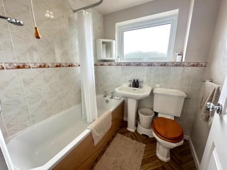 2 bedroom Semi-detached house for sale in Hawkswell Drive, Wolverhampton, WV13