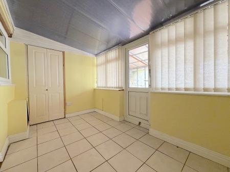 2 bedroom Semi-detached house for sale in Friesland Drive, Heath Town, Wolverhampton, WV1