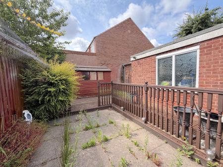 2 bedroom Semi-detached house for sale in Friesland Drive, Heath Town, Wolverhampton, WV1