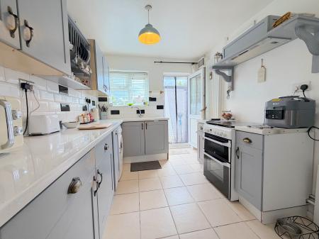2 bedroom Terraced House for sale in Castlebridge Road, Wednesfield, Wolverhampton, WV11