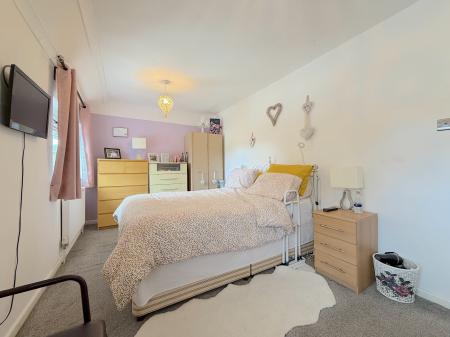 2 bedroom Terraced House for sale in Castlebridge Road, Wednesfield, Wolverhampton, WV11