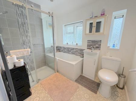 2 bedroom Terraced House for sale in Castlebridge Road, Wednesfield, Wolverhampton, WV11
