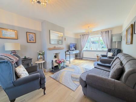 2 bedroom Terraced House for sale in Castlebridge Road, Wednesfield, Wolverhampton, WV11