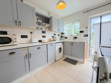 2 bedroom Terraced House for sale in Castlebridge Road, Wednesfield, Wolverhampton, WV11