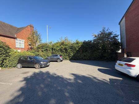 2 bedroom Flat for sale in Junction Road, Ettingshall, Wolverhampton, WV2