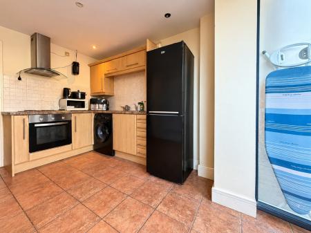 2 bedroom Flat for sale in Junction Road, Ettingshall, Wolverhampton, WV2