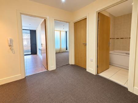 2 bedroom Flat for sale in Junction Road, Ettingshall, Wolverhampton, WV2