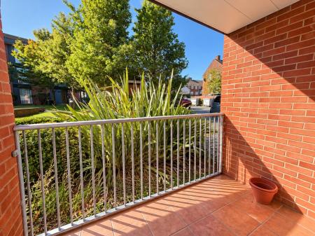 2 bedroom Flat for sale in Junction Road, Ettingshall, Wolverhampton, WV2