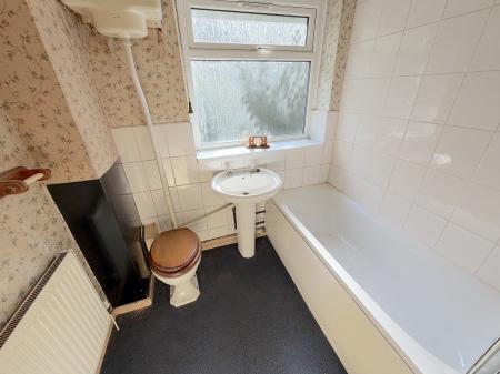 3 bedroom Semi-detached house for sale in Hannah Road, Bilston, Wolverhampton, WV14