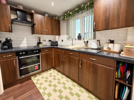 4 bedroom Semi-detached house for sale in Lower Prestwood Road, Wednesfield, Wolverhampton, WV11