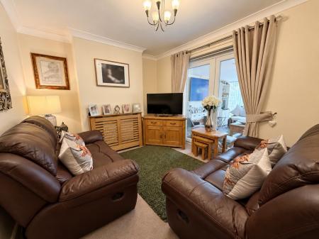4 bedroom Semi-detached house for sale in Lower Prestwood Road, Wednesfield, Wolverhampton, WV11