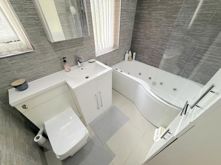 4 bedroom Semi-detached house for sale in Lower Prestwood Road, Wednesfield, Wolverhampton, WV11