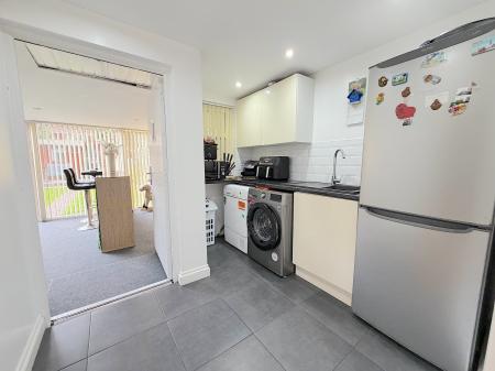 4 bedroom Semi-detached house for sale in Lower Prestwood Road, Wednesfield, Wolverhampton, WV11