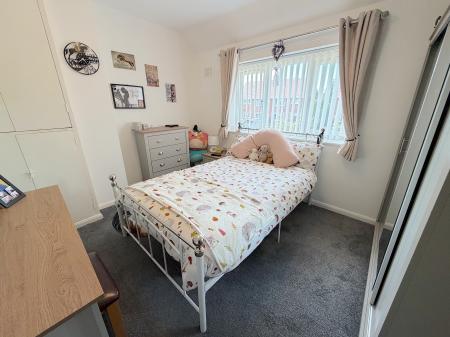 4 bedroom Semi-detached house for sale in Lower Prestwood Road, Wednesfield, Wolverhampton, WV11