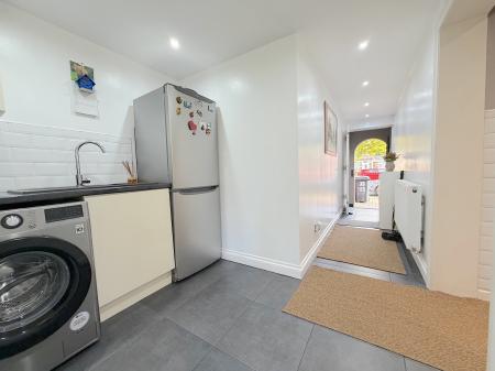 4 bedroom Semi-detached house for sale in Lower Prestwood Road, Wednesfield, Wolverhampton, WV11