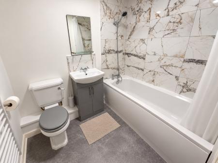 2 bedroom Flat for sale in Deans Gate, Willenhall, Wolverhampton, WV13