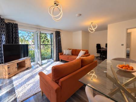 2 bedroom Flat for sale in Deans Gate, Willenhall, Wolverhampton, WV13