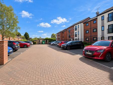 2 bedroom Flat for sale in Deans Gate, Willenhall, Wolverhampton, WV13