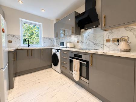 2 bedroom Flat for sale in Deans Gate, Willenhall, Wolverhampton, WV13