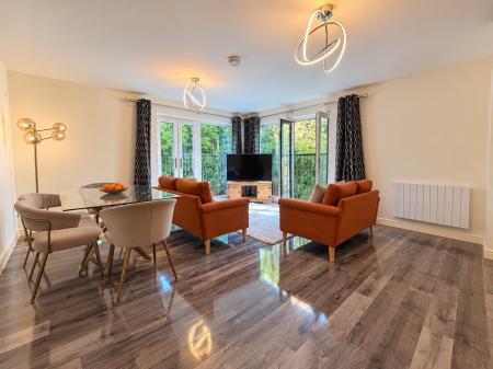 2 bedroom Flat for sale in Deans Gate, Willenhall, Wolverhampton, WV13