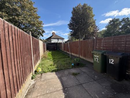 2 bedroom Terraced House to let in Prestwood Road, Wednesfield, WV11