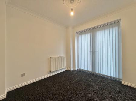 4 bedroom Detached house to let in Bluebell Crescent, Wednesfield, WV11
