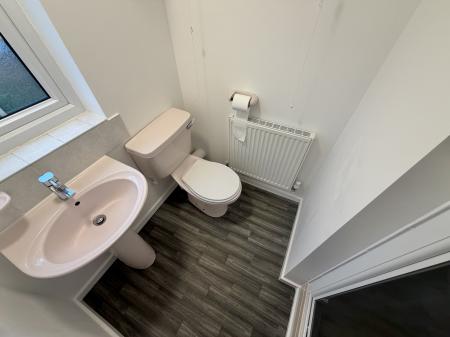 4 bedroom Detached house to let in Bluebell Crescent, Wednesfield, WV11