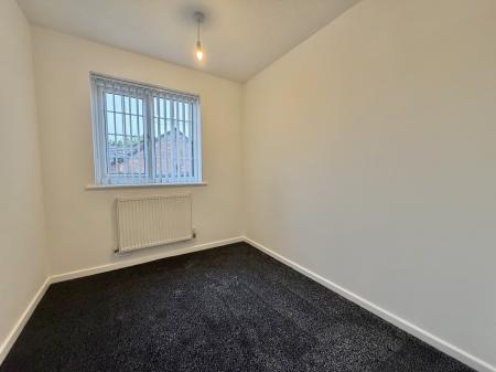 4 bedroom Detached house to let in Bluebell Crescent, Wednesfield, WV11