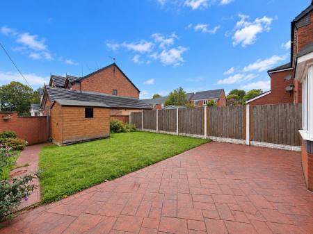 4 bedroom Detached house to let in Bluebell Crescent, Wednesfield, WV11