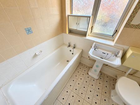 1 bedroom Flat for sale in Merrick Road, Wednesfield, Wolverhampton, WV11
