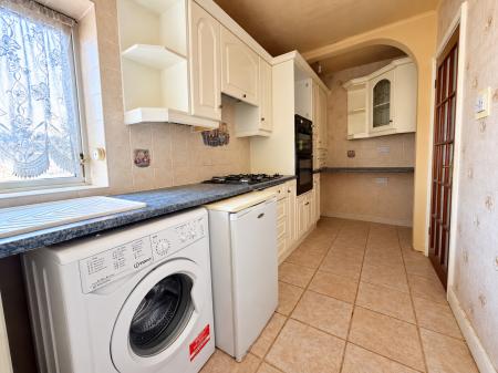 1 bedroom Flat for sale in Merrick Road, Wednesfield, Wolverhampton, WV11