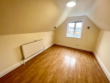 5 bedroom Semi-detached house to let in Hordern Road, Wolverhampton, WV6
