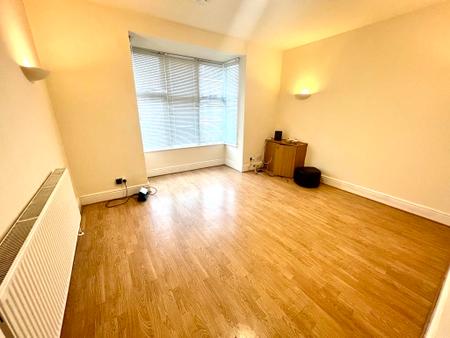 5 bedroom Semi-detached house to let in Hordern Road, Wolverhampton, WV6