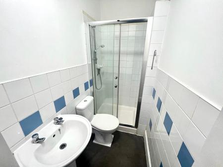 5 bedroom Semi-detached house to let in Hordern Road, Wolverhampton, WV6