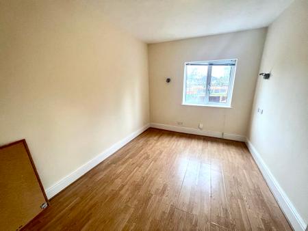5 bedroom Semi-detached house to let in Hordern Road, Wolverhampton, WV6