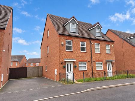 3 bedroom Semi-detached house for sale in Greenock Crescent, Parkfields, Wolverhampton, WV4