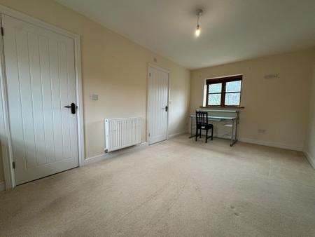 4 bedroom Barn Conversion to let in Lodge Lane, Cannock, WS11