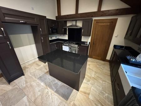 4 bedroom Barn Conversion to let in Lodge Lane, Cannock, WS11