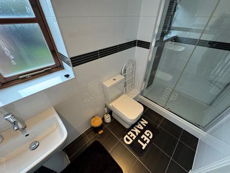 4 bedroom Barn Conversion to let in Lodge Lane, Cannock, WS11