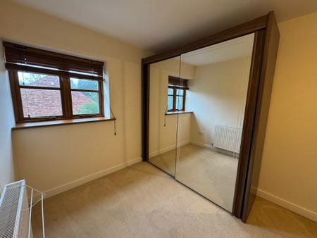 4 bedroom Barn Conversion to let in Lodge Lane, Cannock, WS11