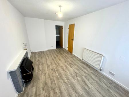 1 bedroom Flat to let in Weyhill Close, Wolverhampton, WV9
