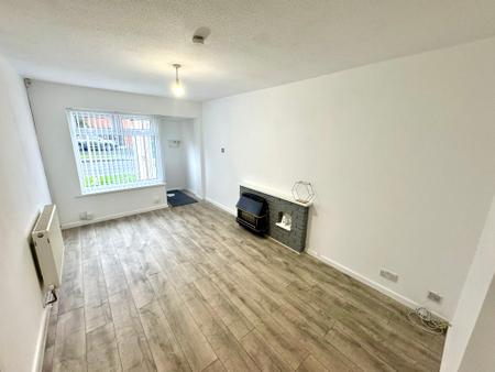 1 bedroom Flat to let in Weyhill Close, Wolverhampton, WV9