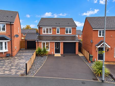 3 bedroom Detached house for sale in Clare Grove, Wednesfield, Wolverhampton, WV11
