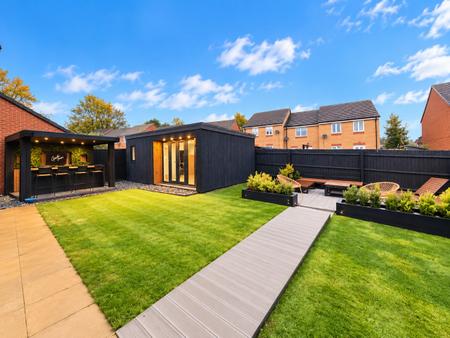 3 bedroom Detached house for sale in Clare Grove, Wednesfield, Wolverhampton, WV11