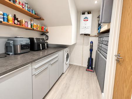 3 bedroom Detached house for sale in Clare Grove, Wednesfield, Wolverhampton, WV11